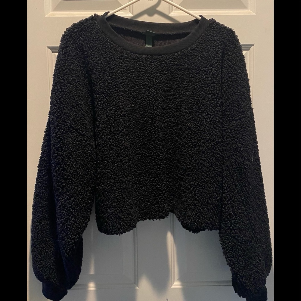 Sale: Wild Fable black popcorn style soft slightly cropped sweater. XL